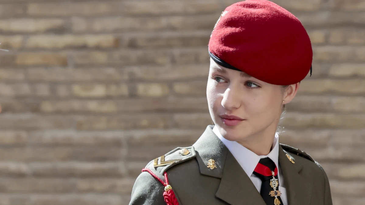 La Princesa Leonor no se quita el uniforme de cadete militar en una jornada de lo más especial para despedirse de Zaragoza 