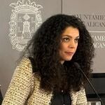 La concejal de Ocupación de Vía Pública, Cristina Cutanda, en el Ayuntamiento de Alicante