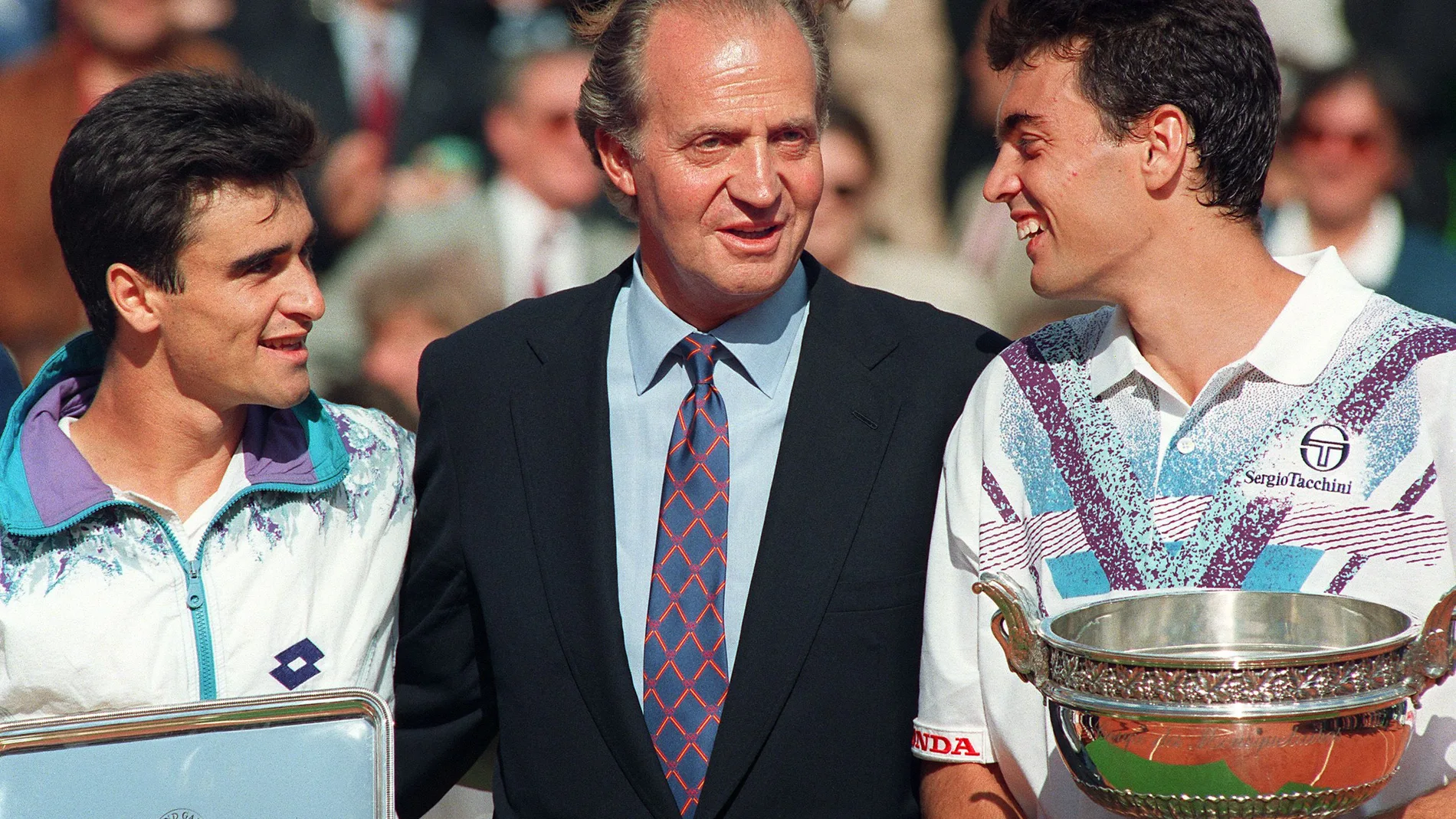 S.M. el rey Juan Carlos con Berasategui y Bruguera en la final de Roland Garros en 1994