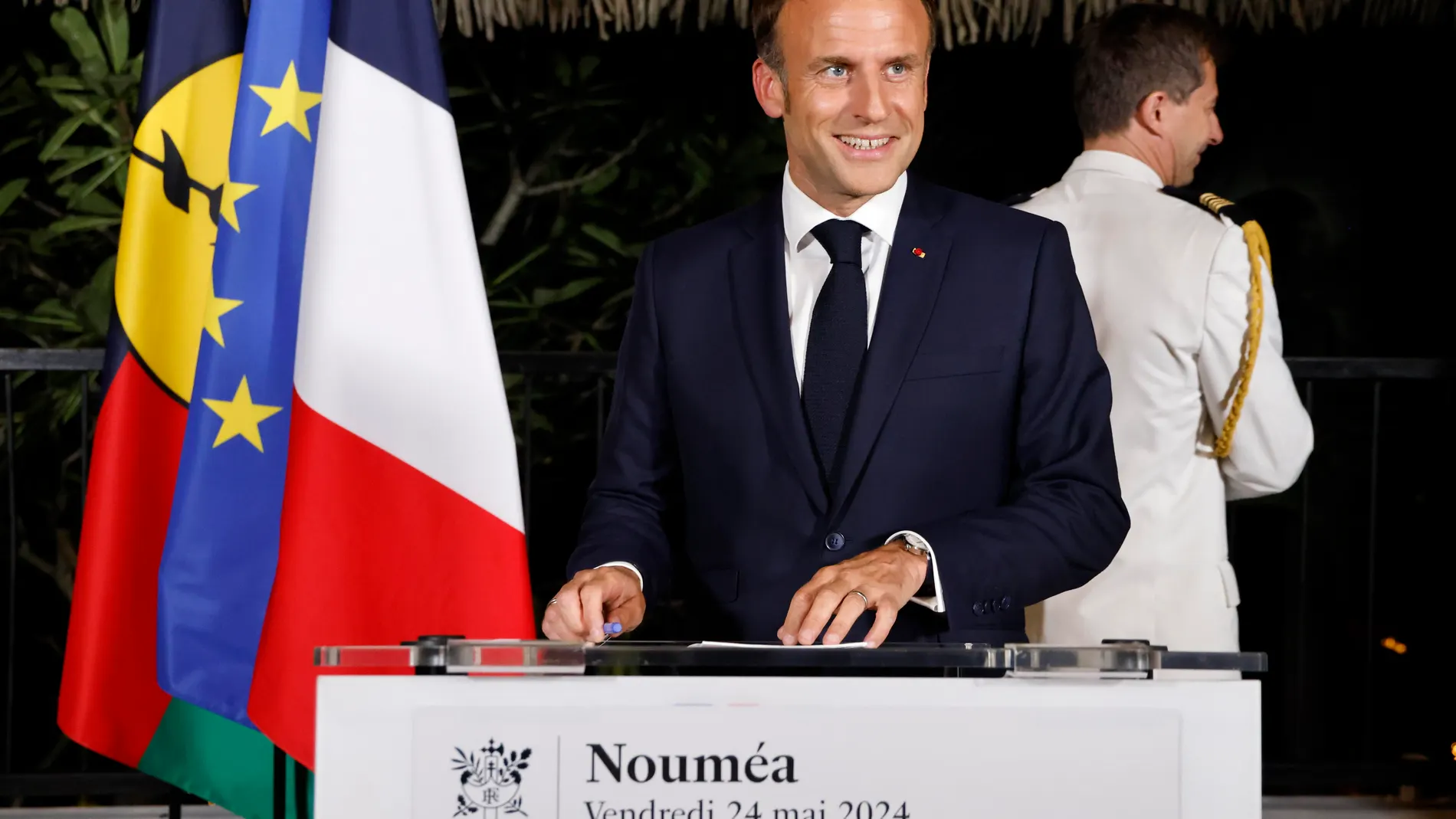 Noumea (New Caledonia), 22/05/2024.- France's President Emmanuel Macron delivers a speech at New Caledonia's High Commissioner residency in Noumea, France's Pacific territory of New Caledonia, 23 May 2024. Macron flew to France's Pacific territory of New Caledonia aiming to defuse a crisis after nine days of riots that have killed six people and injured hundreds. (Disturbios, Francia, Nueva Caledonia) EFE/EPA/LUDOVIC MARIN / POOL MAXPPP OUT 