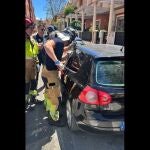 Sucesos.- Rescatado un niño de un año y medio que se había quedado encerrado por accidente en un coche en Murcia