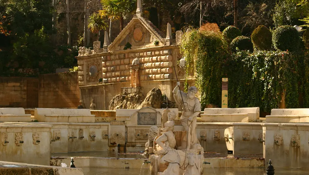Fuente del Rey, declarada Monumento Nacional. (Priego).
