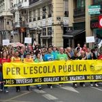 Manifestación en València convocada por la Plataforma per l'Ensenyament Públic.