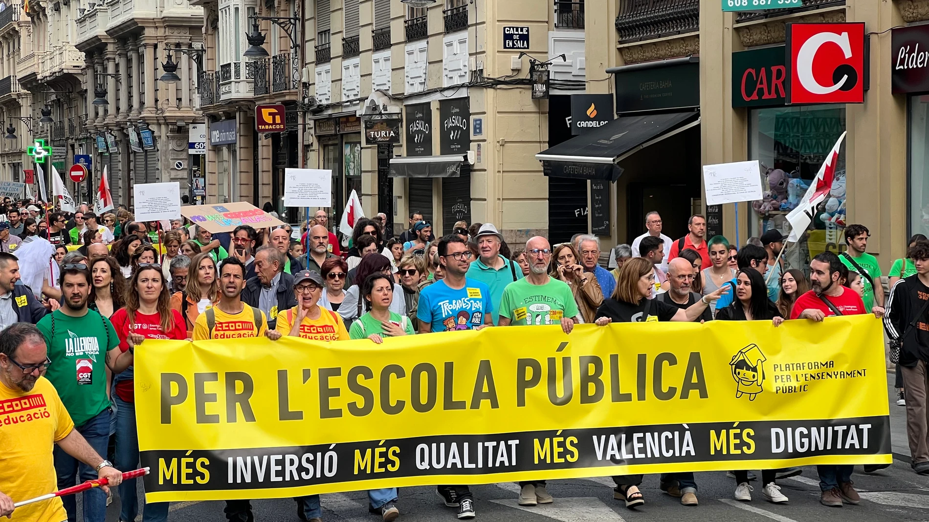 Manifestación en València convocada por la Plataforma per l'Ensenyament Públic. EUROPA 23/05/2024