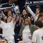 Aficionados del Real Madrid en el Uber Arena de Berlín