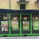 Estado en el que ha amanecido la caseta electoral de Vox en Valladolid