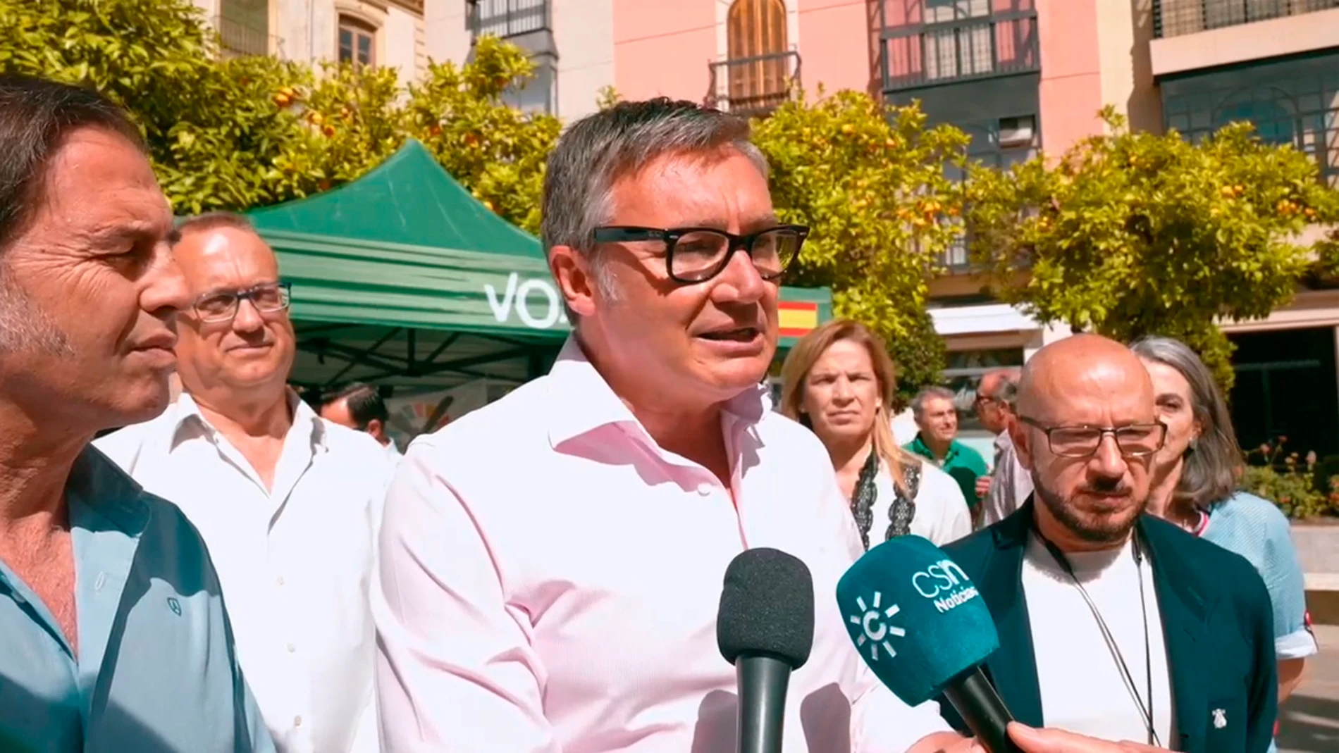 El portavoz de Vox en el Parlamento de Andalucía, Manuel Gavira, este sábado en Jaén en declaraciones a los medios. VOX EN ANDALUCÍA 25/05/2024