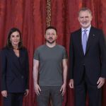 Zelenski invita a los Reyes a visitar Ucrania cuando puedan y confía en la apertura de un Cervantes en el país