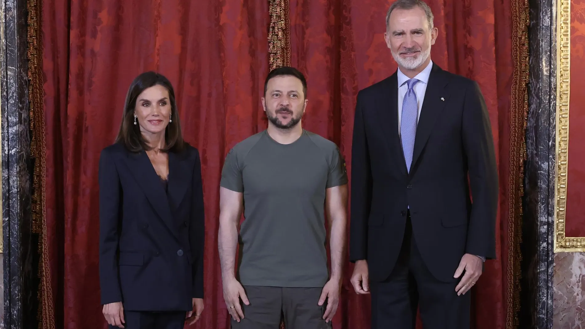 Zelenski invita a los Reyes a visitar Ucrania cuando puedan y confía en la apertura de un Cervantes en el país
