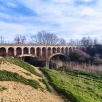 Imagen del Acueducto de los Cinco Ojos, en Palencia