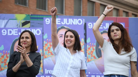 La secretaria general de Podemos, Ione Belarra; la candidata a las elecciones europeas, Irene Montero, y la portavoz, Isa Serra