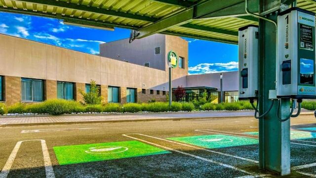 Punto de recarga de Iberdrola en un supermercado de Mercadona de Castilla y León