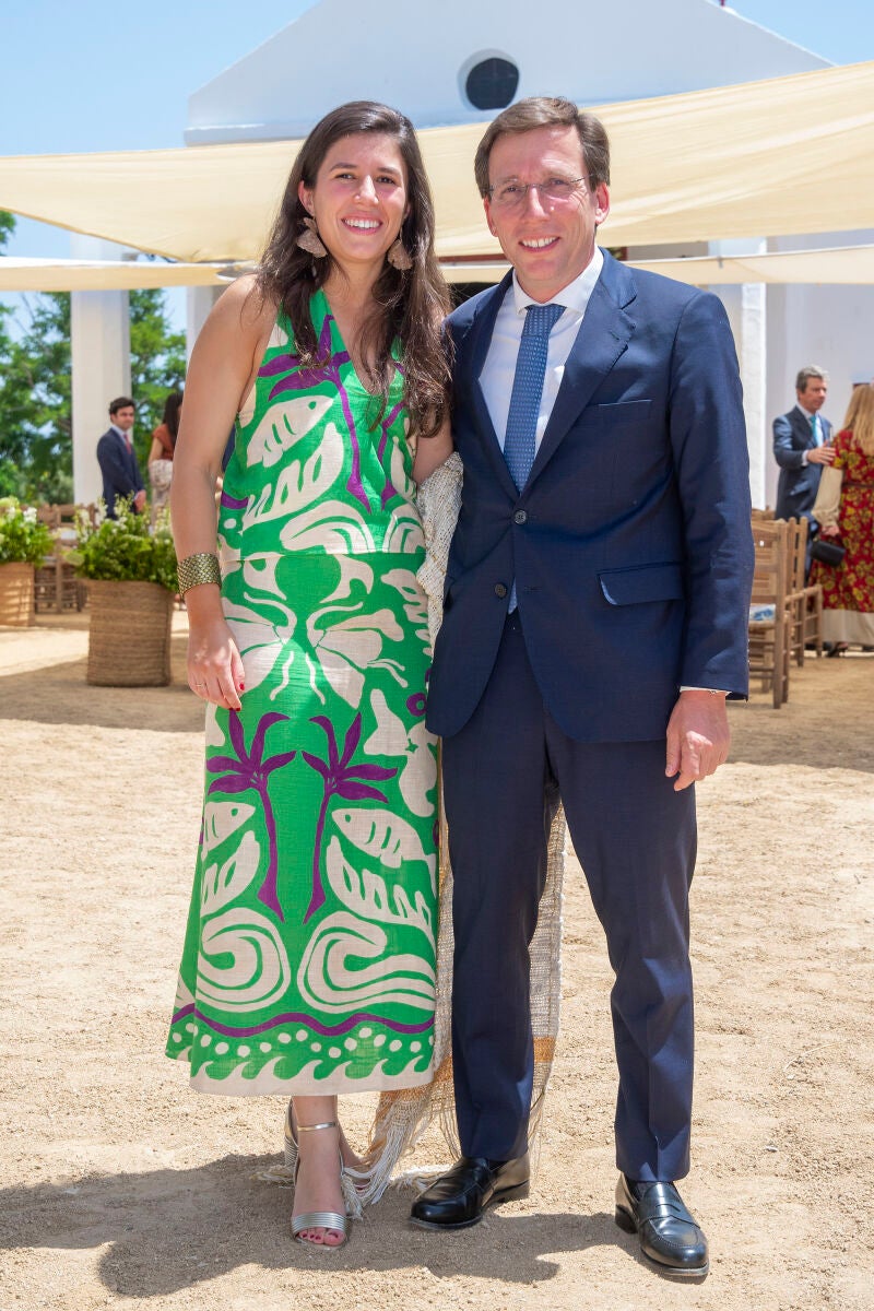 Teresa Urquijo y José Luis Martínez-Almeida, de boda en Sevilla