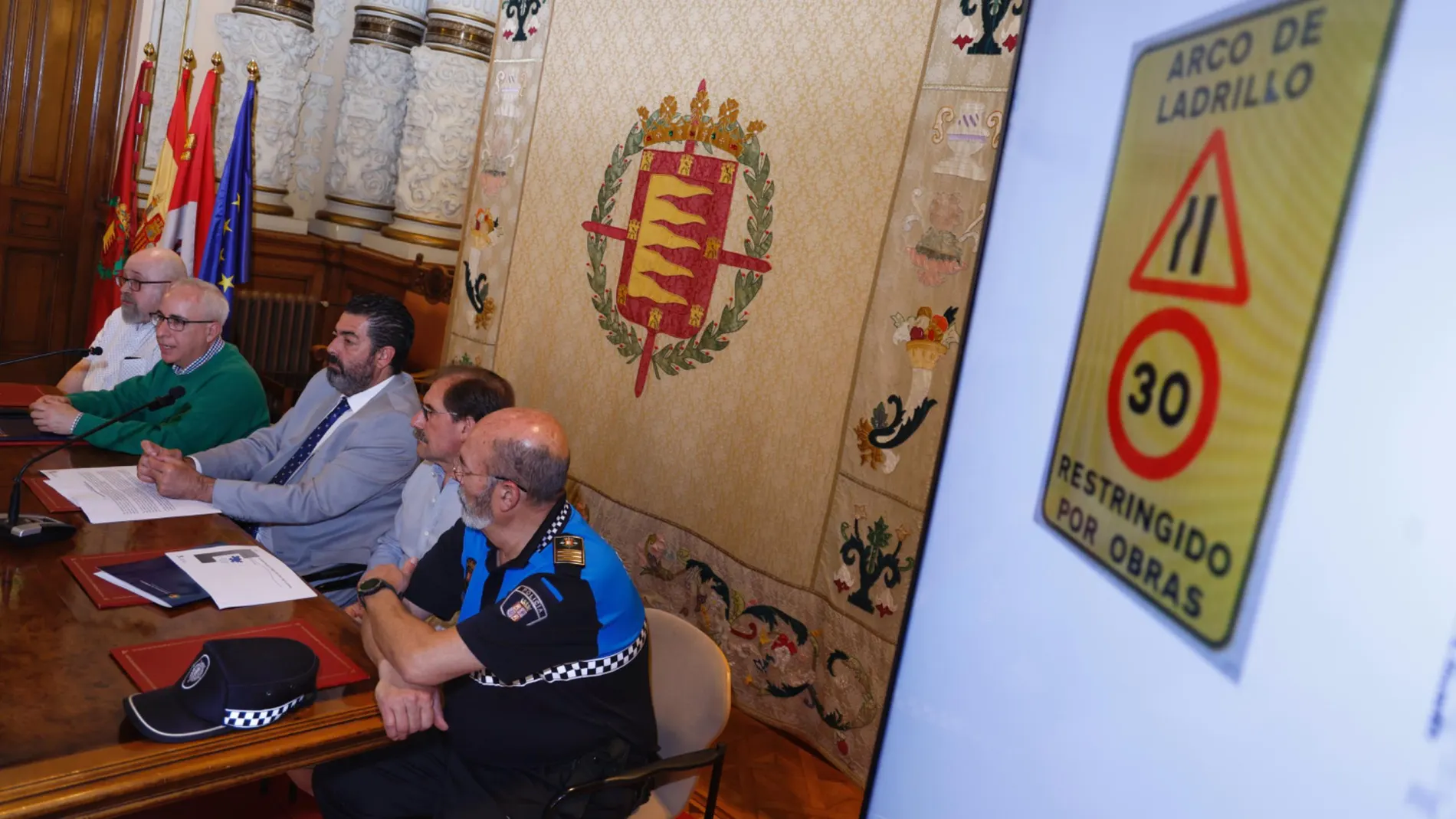 Rueda de prensa del concejal de Tráfico y Movilidad del ayuntamiento de Valladolid, Alberto Gutiérrez