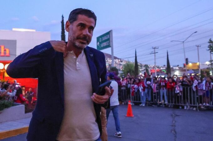 Fernando Hierro dejó el cargo como director deportivo del Guadalajara