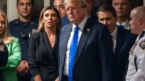 Donald Trump no pudo disimular su decepción tras su salida de la corte de Nueva York