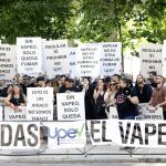 El sector del vapeo en una manifestación en la que acusan al Ministerio de ser «el blanco de gravísimas faltas de respecto»