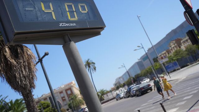 Las temperaturas bajarán el fin de semana en toda España y lloverá en Cataluña, pero el calor volverá el lunes