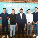 El jefe del Ejecutivo autonómico, Fernando López Miras, inauguró hoy la Jornada ‘Agrofuturo 2024’ y mantuvo un encuentro con jóvenes agricultores de la Región de Murcia
