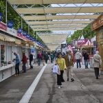 Inauguración de la Feria del Libro de Madrid en el parque de El Retiro. 