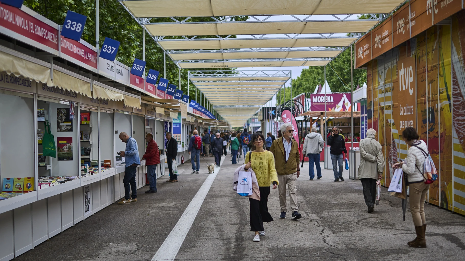 Inauguración de la Feria del Libro de Madrid en el parque de El Retiro.