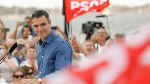 Sánchez participa en el acto central de campaña del PSOE para las elecciones europeas en Los Alcázares (Murcia)