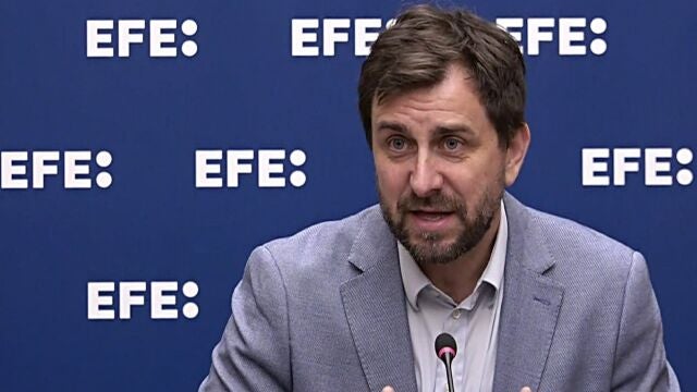 El candidato de JxCAT en las europeas, Toni Comín, durante su participación en Bruselas (Bélgica) en el marco del ciclo de ruedas de prensa organizadas por la Agencia EFE sobre las elecciones europeas del 9 de junio. 