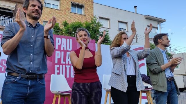 La vicepresidenta segunda, ministra de Trabajo y líder de Sumar, Yolanda Díaz, con el ministro de Cultura, Ernest Urtasun, y los candidatos a las europeas Estrella Galán y Jaume Asens