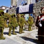 Béjar (Salamanca) se echa a las calles al reencuentro con los Hombres de Musgo