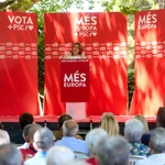 a cabeza de lista del PSOE a las elecciones europeas, Teresa Ribera, este domingo en un mitin en Lleida.
