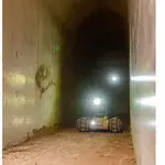 Uno de los túneles con el robot israelí