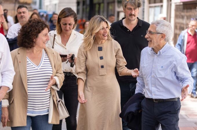 Yolanda Díaz recorre Oviedo en un acto de campaña electoral 