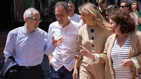 Yolanda Díaz recorre Oviedo en un acto de campaña electoral