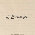 Vendido en subasta por más de 600.000 euros el "misterioso" manuscrito 'El extranjero' de Albert Camus