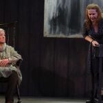 María Galiana y Lucía Quintana durante una representación de «La reina de la belleza de Leenane»