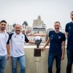 Campazzo, Chus Mateo, Sito Alonso, Radovic y el trofeo de campeón de la Liga Endesa