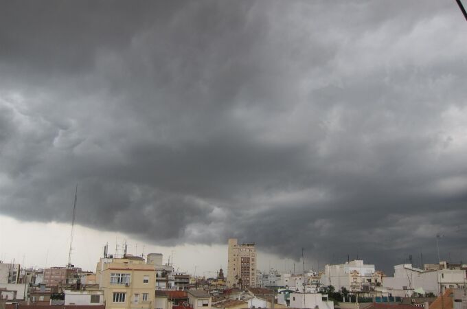 Madrid, entre las CCAA en riesgo amarillo por lluvias y tormentas este lunes, sin cambios en las temperaturas