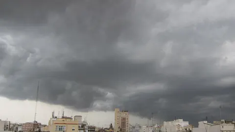 Siete comunidades autónomas están en riesgo amarillo por lluvias y tormentas este lunes, sin cambios en las temperaturas