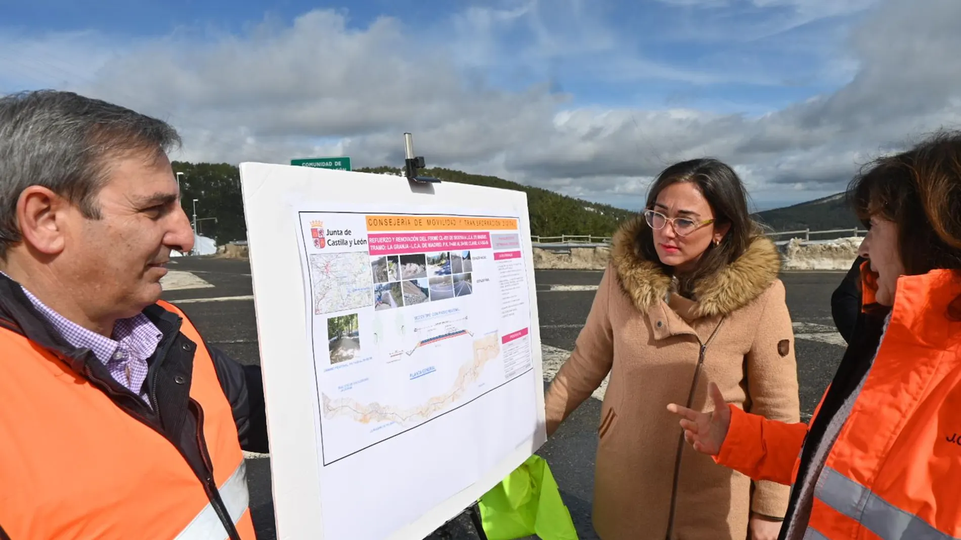 La consejera de Movilidad y Transformación Digital, María González Corral, visita una infraestructura de la provincia de Segovia