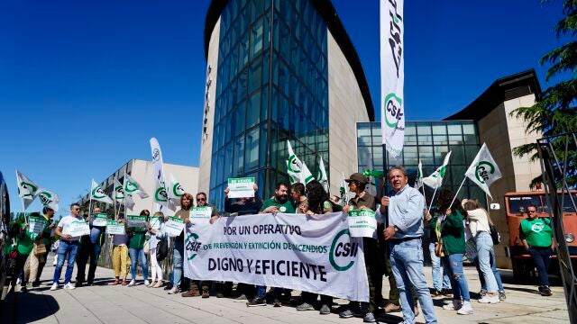 Concentración de trabajadores de CSIF en León