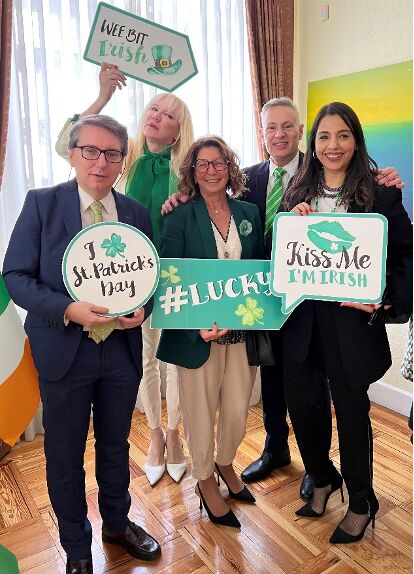 Manuel Ródenas, Topacio Fresh, la embajadora de Mónaco, Catherine Fautrier-Rousseau, Marcelo De Stefano y la embajadora de Chipre, Helena Mina