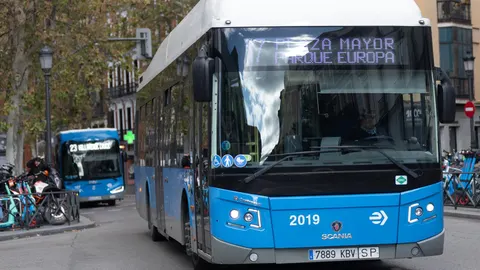 MADRID.-Los usuarios de la EMT crecen un 26,1% en abril y los viajeros en Metro aumentan un 18,8% más