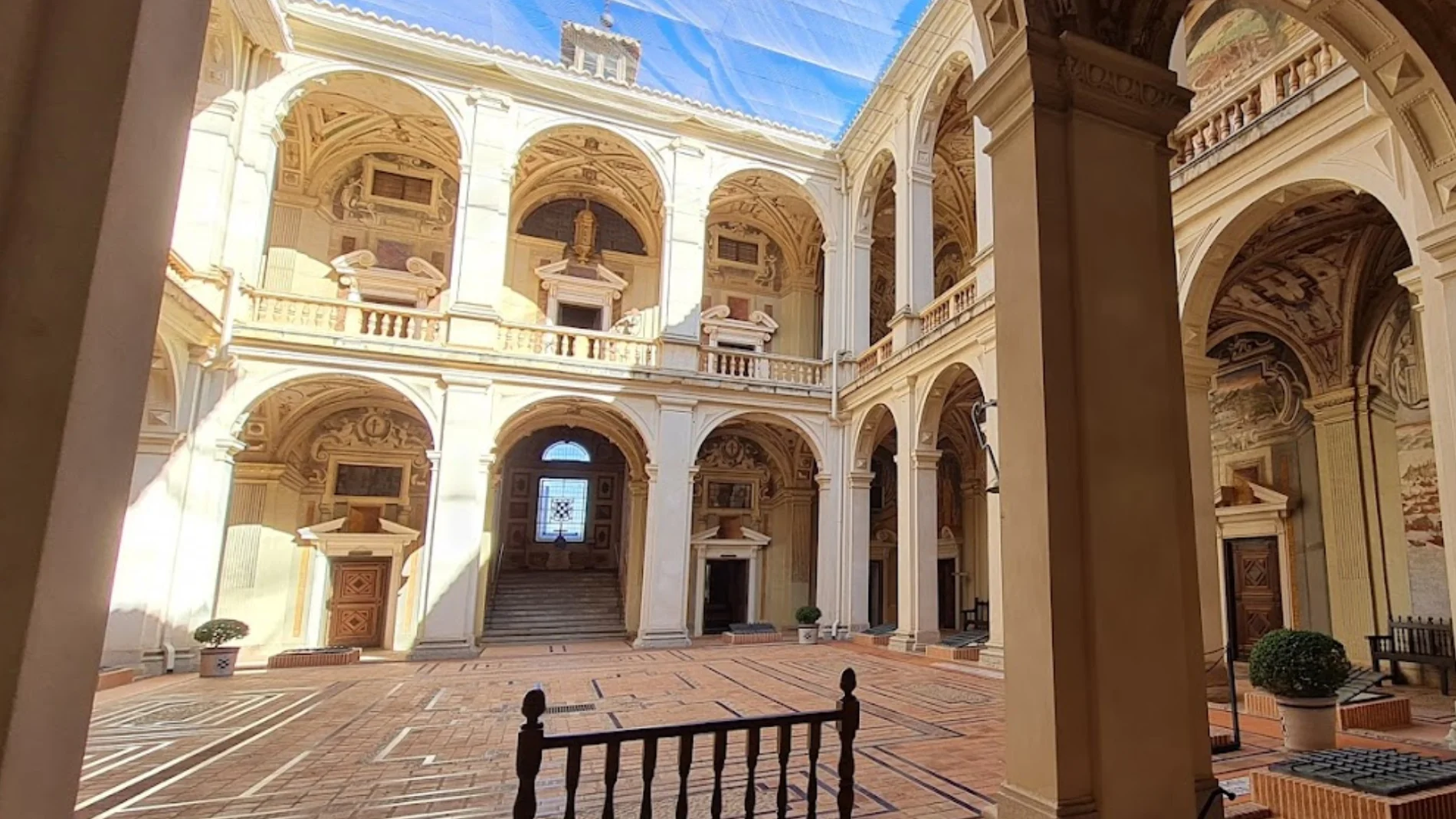 Patio central del Palacio del Marqués de Santa Cruz