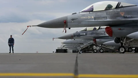 Cazas F-16 estadounidenses estacionados