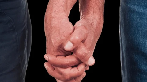 Primos colombianos sufren una paliza homófoba en Granada por ir de la mano al grito" de "¡esto es España!
