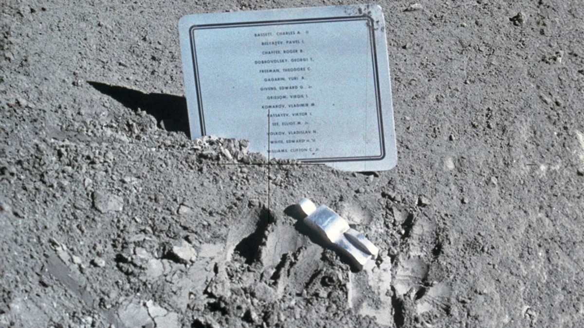 La increíble historia de la escultura que llegó a la Luna en una misión secreta del Apolo 15