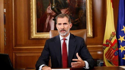 El Rey Felipe VI dirige un mensaje a los españoles dos días después del referéndum ilegal organizado por la Generalitat sobre la independencia de Cataluña.
