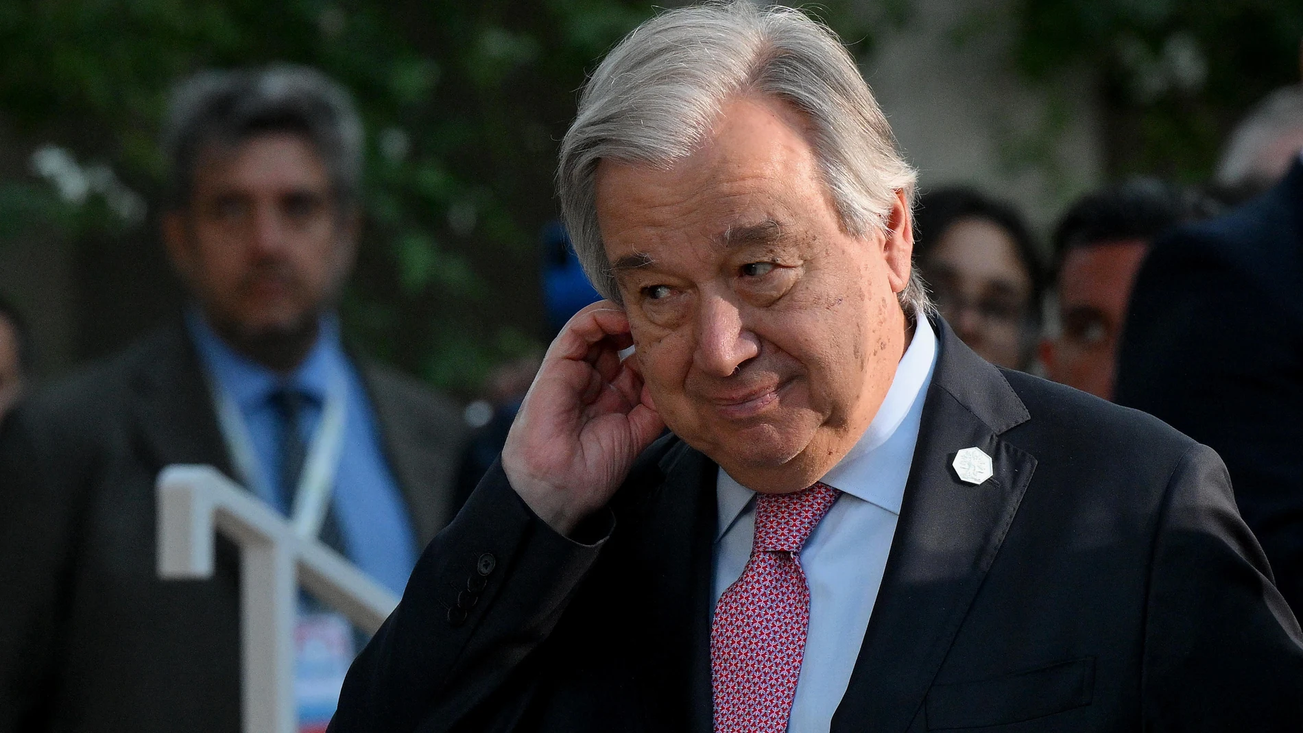 Brindisi (Italy), 14/06/2024.- United Nations Secretary-General Antonio Guterres before posing for a group photo with G7 heads of states and the heads of delegation of outreach countries during the second day of the G7 Summit in Borgo Egnazia, Italy, 14 June 2024. The 50th G7 summit brings together the Group of Seven member states leaders in Borgo Egnazia resort in southern Italy from 13 to 15 June 2024. (Italia) EFE/EPA/ETTORE FERRARI