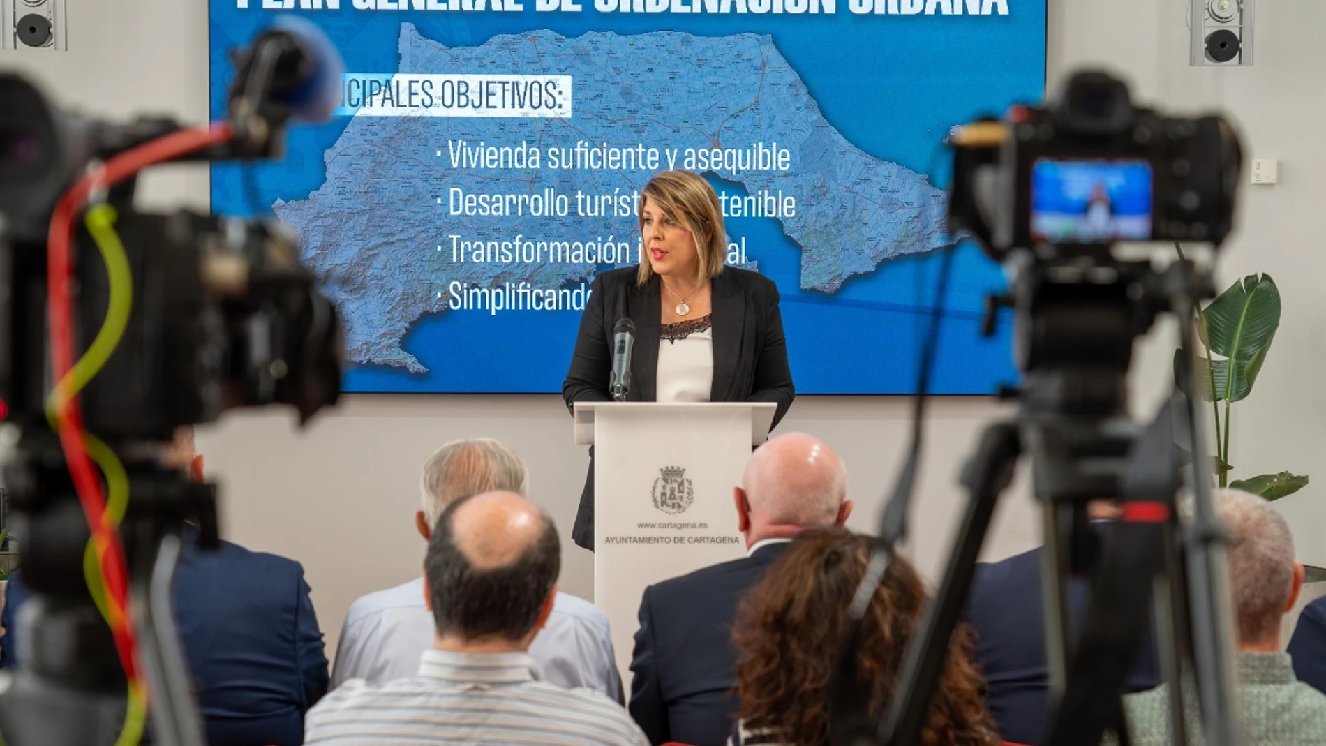 La alcaldesa, Noelia Arroyo, durante la presentación plan general urbano de Cartagena.