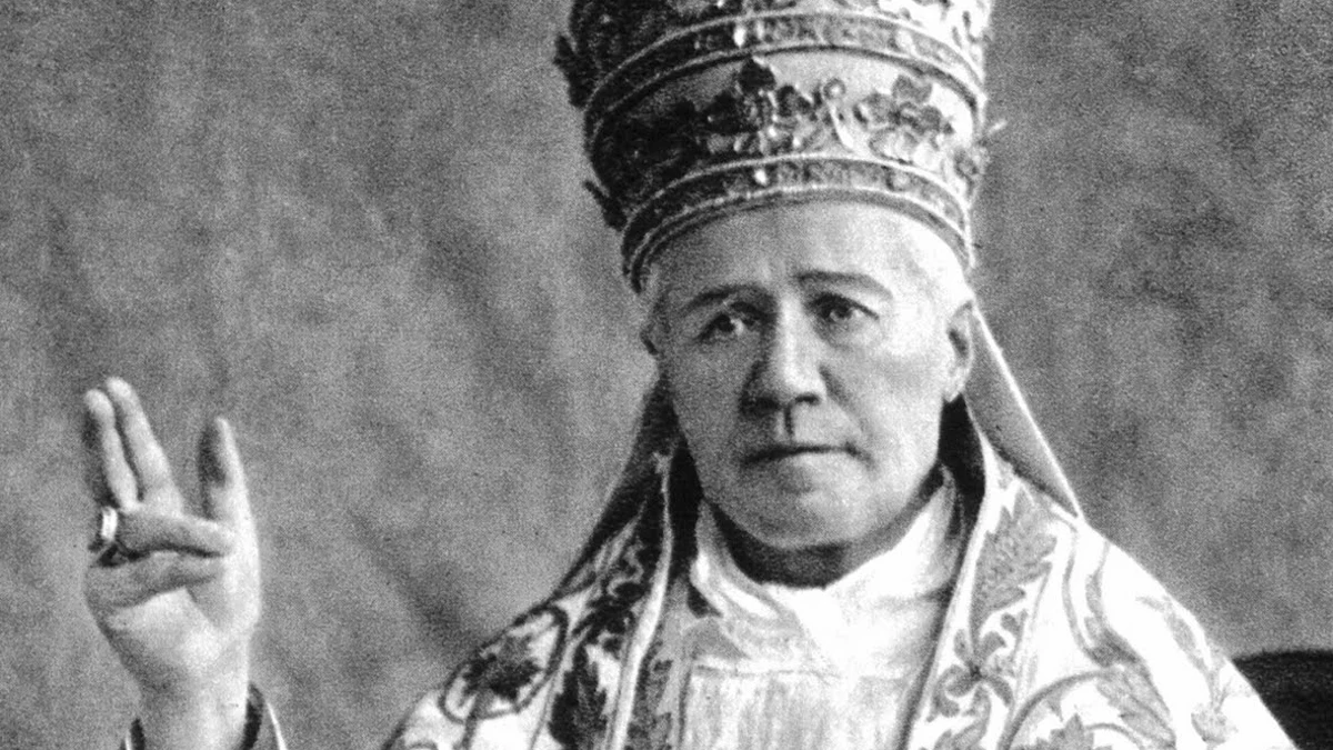 El ajuar que el Papa Pío X regaló al «Borbón de cristal»